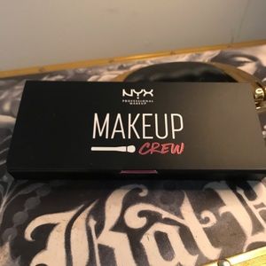 Nyx highlighter and bronzer palette